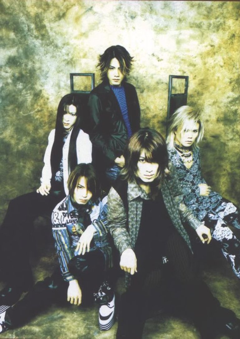 ちなみに僕のくぴぽ(visual make-up version)の囲みチェキはLa'cryma