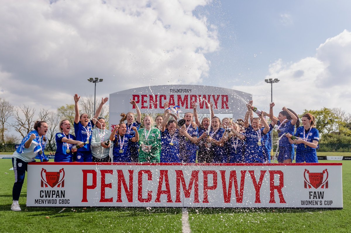 FAWales's tweet photo. 2022 #FAWGirlsCup champions 🏆
2022 #GeneroAdranLeagues U19 national champions 🏆
2022 #FAWWomensCup champions 🏆

Llongyfarchiadau, @CardiffCityFCW! https://t.co/9fOV30ZAnh