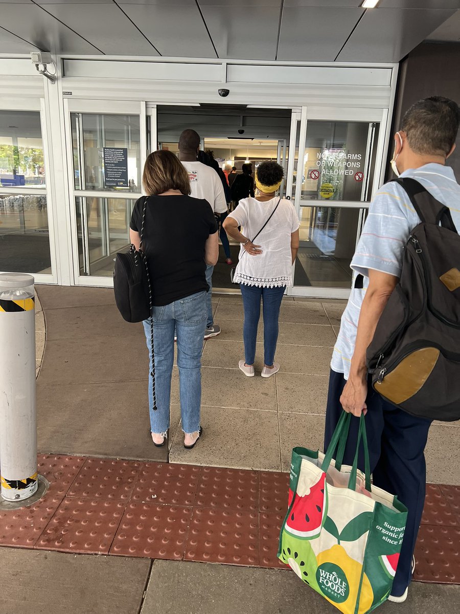 DKnDC's tweet photo. @MedStarHealth @MedStarWHC Yesterday I waited for an hour to get in. This is crazy and makes no sense. YOU NEED SOME SERIOUS PROCESS IMPROVEMENTS. https://t.co/NlCjiVII4G