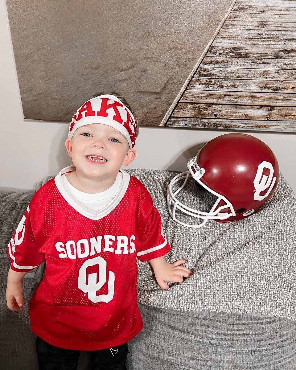 AbbieClick's tweet image. Our Baker turns 3 today and Baker’s statue was unveiled yesterday. What a perfect weekend! #BAKERMAYFIELD #BoomerSooner #OUfootball