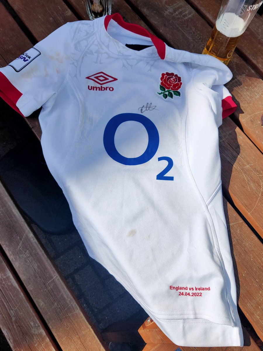 Poole Rugby Club (@poole_rfc) on Twitter photo Massive thankyou to <a href="/elliekildunne/">ellie kildunne</a> for not only giving our ladies your match worn shirt for <a href="/EnglandRugby/">England Rugby</a> today but also signing it for them, on there first season it's a massive boost for them. #RedRoses #TikTokW6N #WomensRugby #PooleRFCLadies #RugbyFamily #EllieKildunne Massive thankyou to <a href="/elliekildunne/">ellie kildunne</a> for not only giving our ladies your match worn shirt for <a href="/EnglandRugby/">England Rugby</a> today but also signing it for them, on there first season it's a massive boost for them. #RedRoses #TikTokW6N #WomensRugby #PooleRFCLadies #RugbyFamily #EllieKildunne