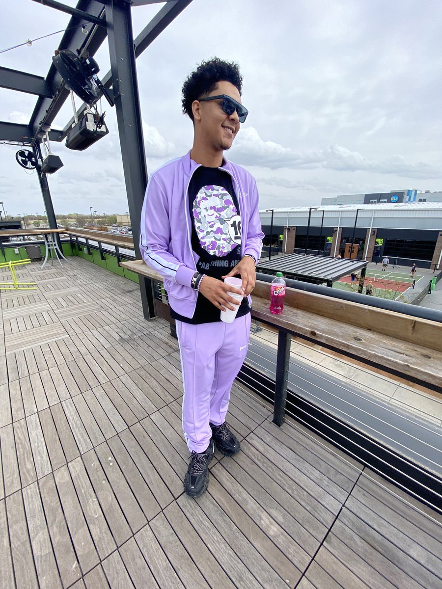 buckz2fresh's tweet photo. I got oxys in my sock n I got codeine in my body ☔️ https://t.co/mxyuyWlNZL