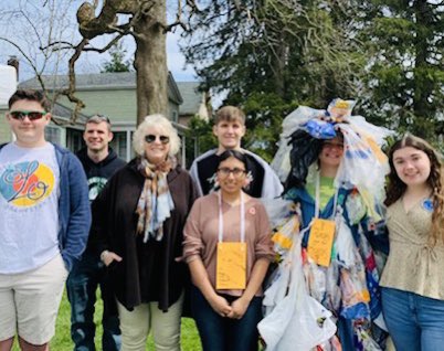 dinerdialogues's tweet photo. #EarthDay spirit was everywhere in #Millerton #TownOfNortheast #climatesmartcommunity @NYSERDA #NEWebatuck #plasticbagmonster @NECCFarmersMkt #TheMillertonInn #NoPlanetB https://t.co/NdzM3HeZPN