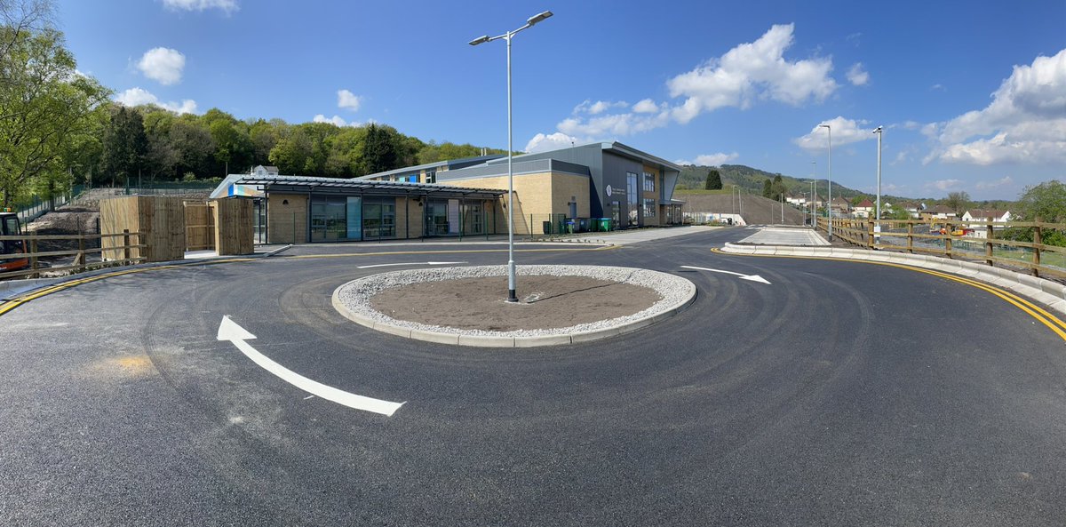 All complete. Another job completed for #bamconstruct. Been a challenging project. 80000t of soil excavated, 700m of RC retaining walls, 3500m3 of concrete, 3000m of drainage, all. Done in 18months 👍