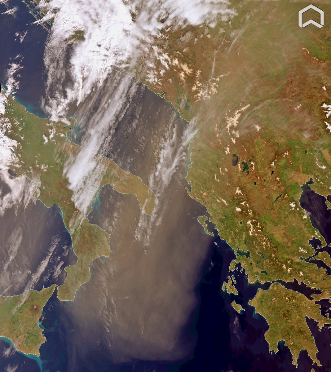 PlatformAdam's tweet photo. Another day of #Saharandust transport over South #Europe. #Copernicus #Sentinel3 captured today, April 24th, a big plume heading to South #Italy, #Albania and #Greece. #AirQuality #Puglia #Calabria #Sicilia @WMO @Giulio_Firenze https://t.co/nghfaVupUk