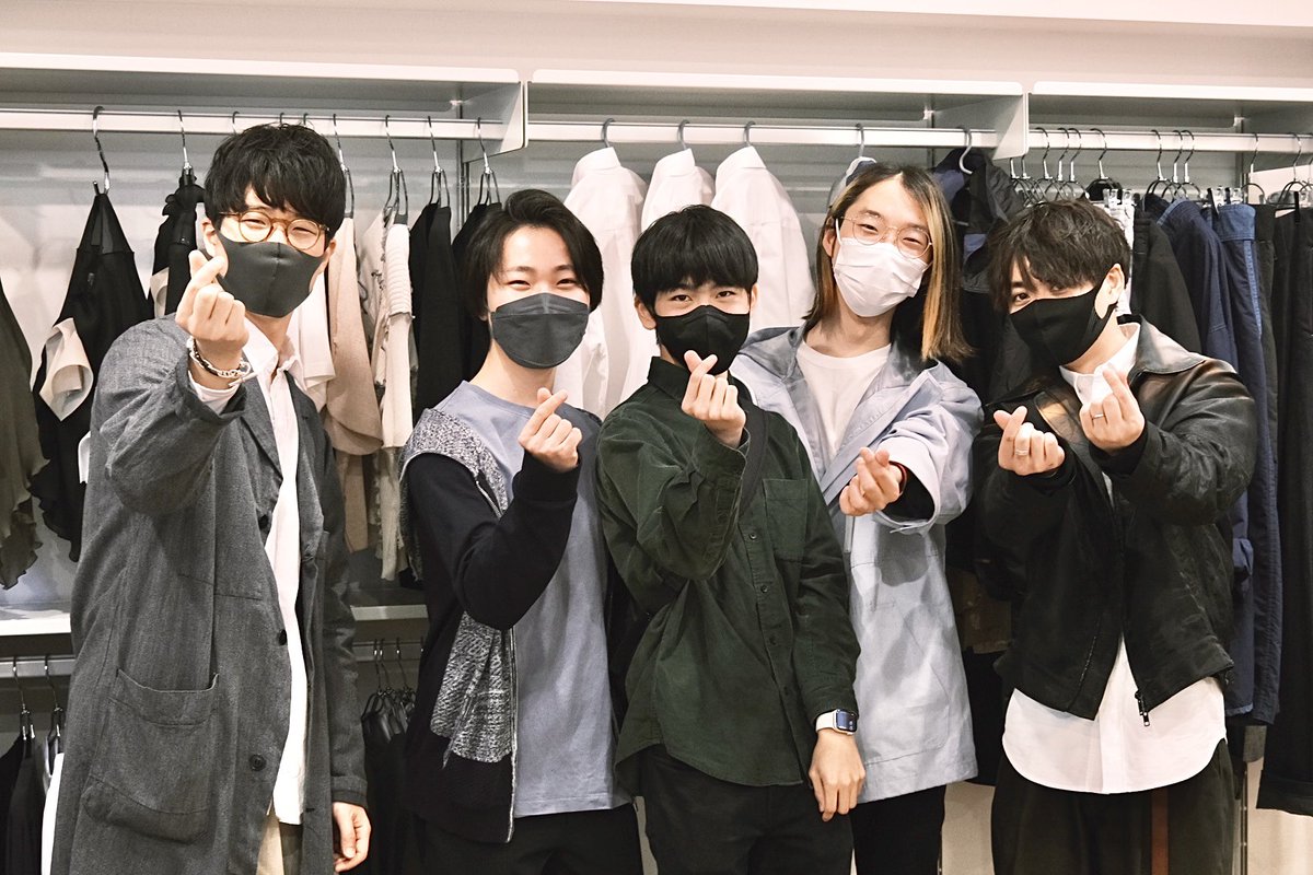 Y20010920T's tweet photo. 「こんなのが欲しい!」が実際に商品化される過程を初めてリアルタイムで感じたのがPRESSoでした。今日はお邪魔しました。
はじめて画面の中の人に会ったかも。
弟2人も平岡さんのこと知っててビックリ。
#FastFreeShirt #Dirp #DAN
@drip_corp @infoNumber333 @yuta_hiraoka @nagomi_ke https://t.co/QgQ2jKQENF