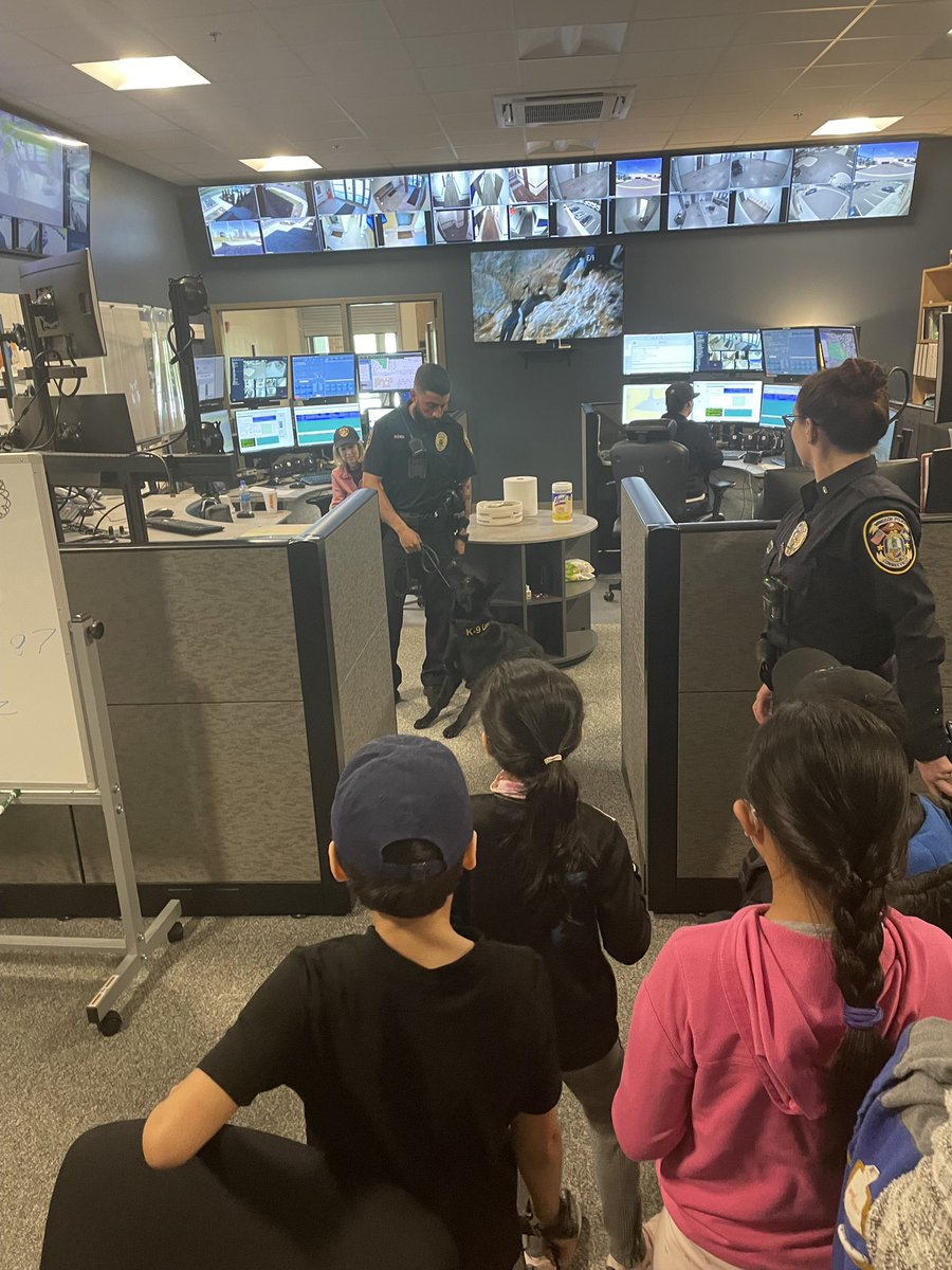 OEhappenings's tweet image. Lieutenant Neary of the Windsor PD was AMAZING and kind enough to have Windsor police employees who are bilingual make a video for us to watch as we arrived. They spoke to us in Arabic, French, Portuguese, and Polish.This was such a great experience! -Mrs. Illingsworth #winvalue