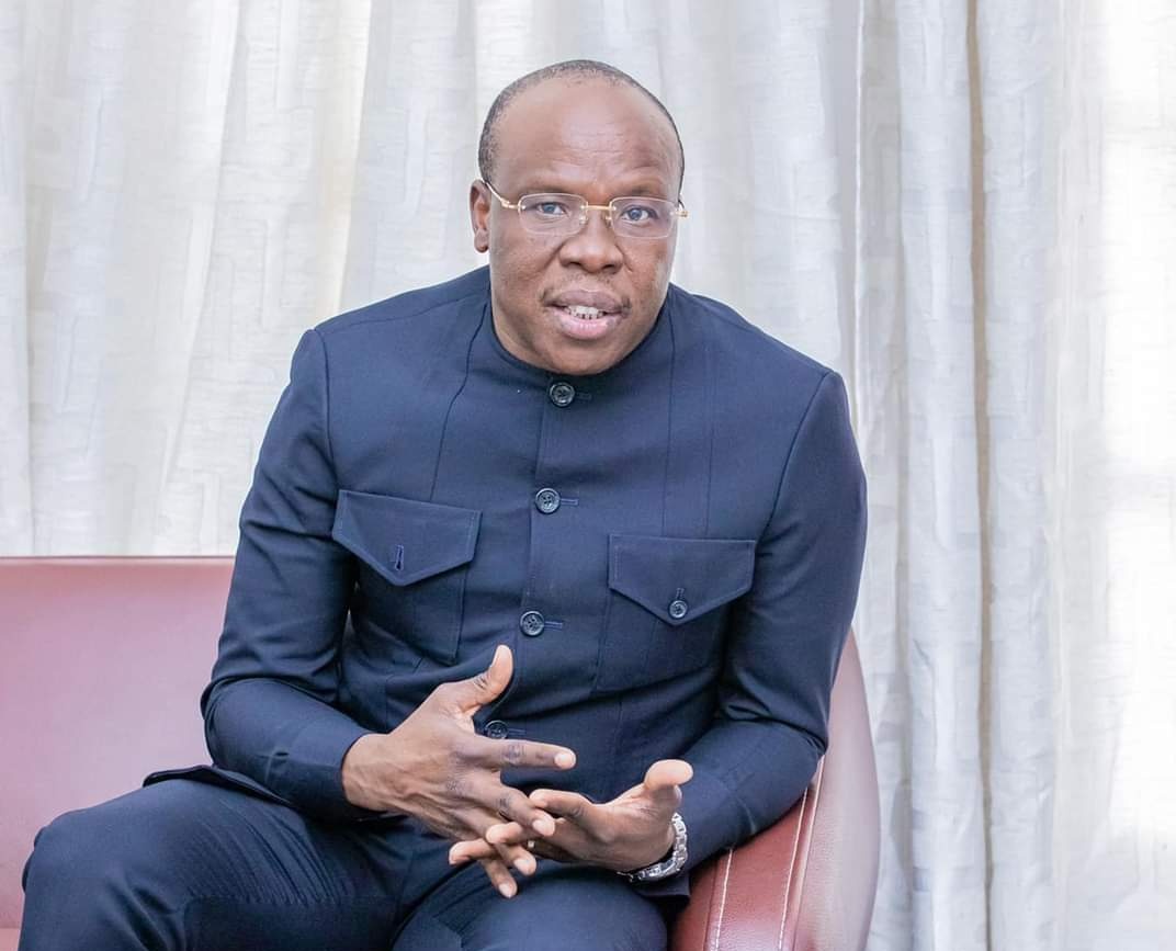 LBaryum's tweet photo. Voilà l'un des entrepreneurs culturels les plus malins que je connaisse. Affaire de #ElectionFIF là, la plupart des artistes ont choisi un camp. Lui il est resté neutre et stoïque. Mais on sait tous qu'il connait bien les 3 candidats. Un vrai visionnaire. Bravo @asalfomagic. https://t.co/HbGhTAbIQ3