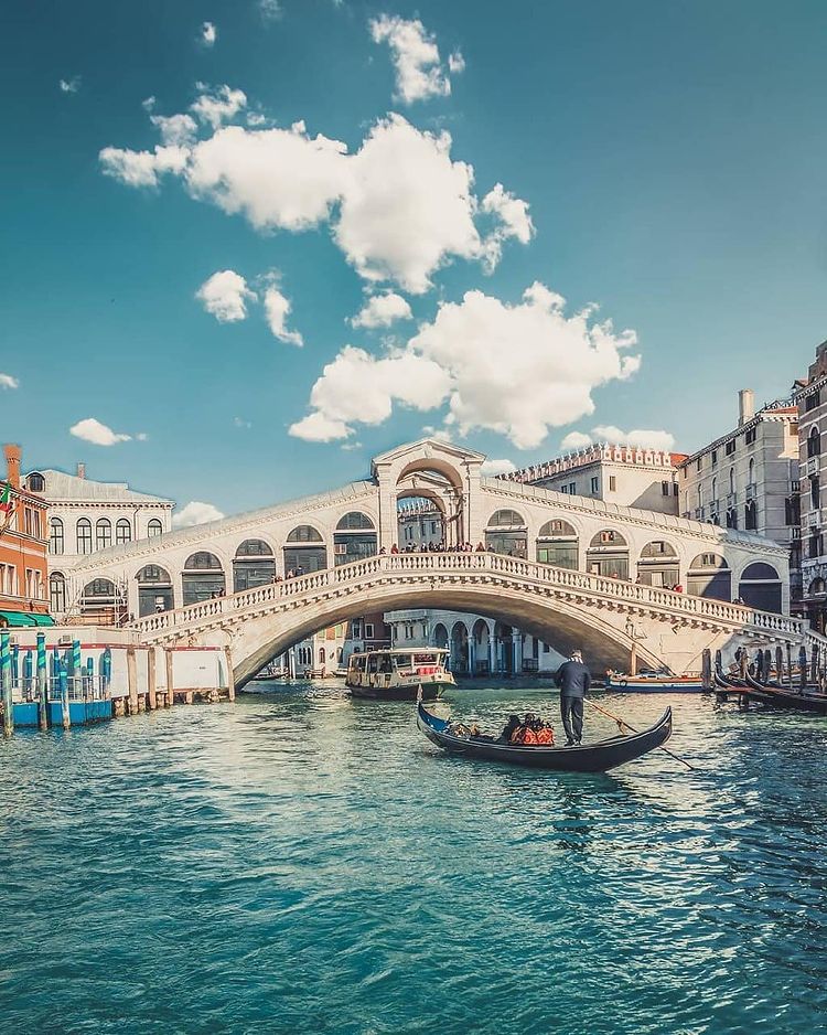 Location: Venezia,Italy
Photo by curly.beard | Instagram
