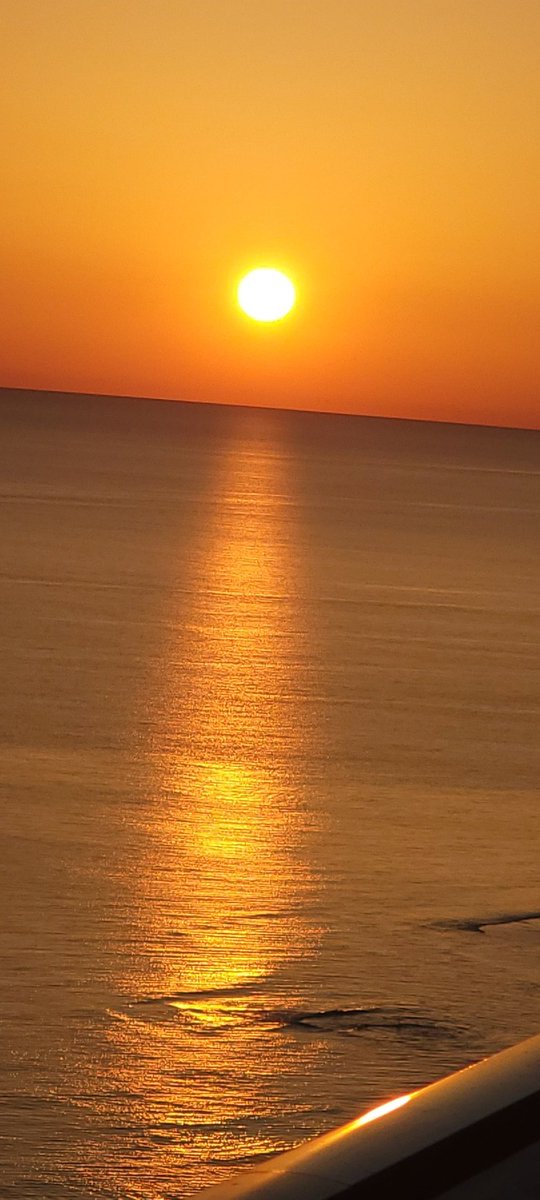 hurricanechicka's tweet photo. #flsunset
#hurricanemichael repairs https://t.co/zp3v4SJcZN