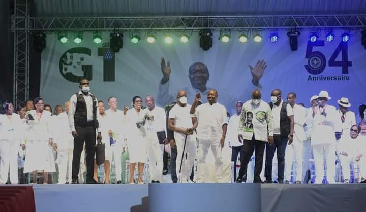 Notre Distingué Camarade Président du Parti Démocratique Gabonais, <a href="/PresidentABO/">Ali Bongo Ondimba</a> , Très Grand Militant de la province de l'Estuaire, 3e arrondissement de Libreville, Fédération Ovita, Section 1, comité numéro 1.

#ABOallonsy