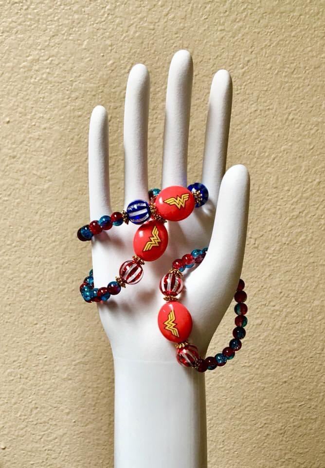 Rayvenwoodmanor's tweet image. Raise your hand if you are ready for #megacon in Orlando! Stop by Artist Alley and see Rayvenwoodmanor l! Booth number coming soon. #megacon #megaconvention #megacon2022 #megaconorlando @megaconvention @megaconorlando @rayvenwoodmanor #artisanjewelry