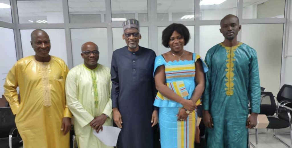 Ghana 🇬🇭 : Mission de plaidoyer de la société civile ouest-africaine auprès de la CEDEAO à Accra, au Ghana. Un émissaire de la Coordination Nationale présent dans la mission pour porter le message du <a href="/FNDC_Gn/">FNDC-GUINÉE</a>. #Kibaro #Guinee #TransitionMandatMaara #societecivgn