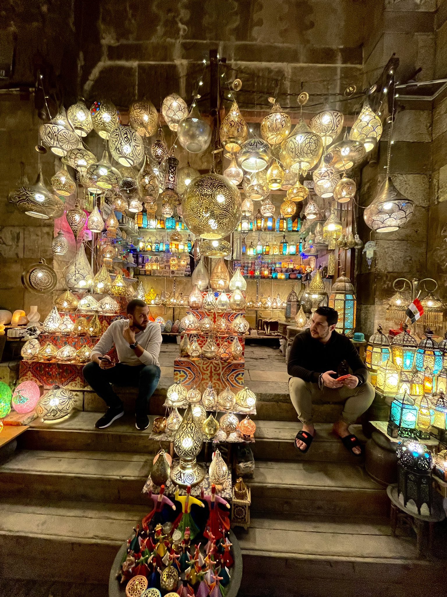 100日後に可愛くなる みさちゃす A Twitter エジプト ハンハリーリ市場で夜の散歩 違う世界にタイムスリップした錯覚 美しいものを見ると美しい心になる T Co Ilfprlpcge Twitter