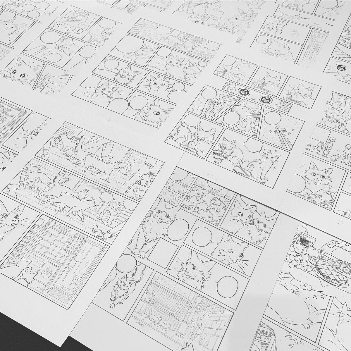 A comic project about cats and food in the making, just finished the lineart for the final page at last😩💦💕 