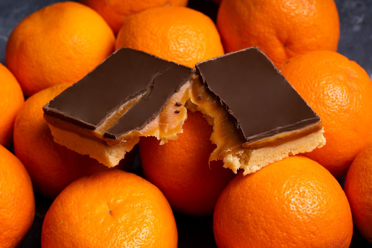 We may not be millionaires, but we can eat like one from time to time! 😍

Who's given the Orange Millionaires Slice a try? Could we count it as one of our 5-a-day? 😄

yorkshireflapjack.co.uk/product/orange…