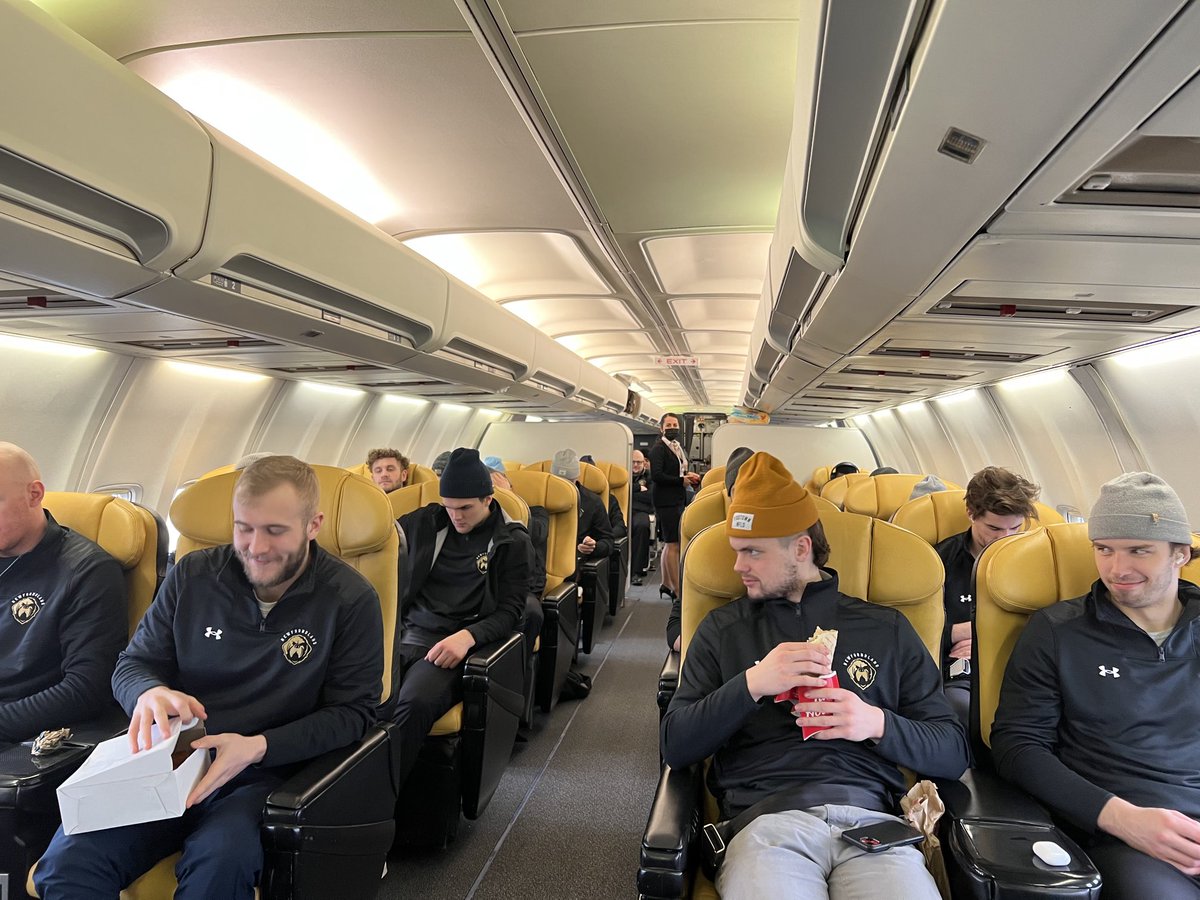 Growlers/Lions sharing a flight back to Trois Rivieres… peace talks were successful! ;) #roadtotheKellyCup!