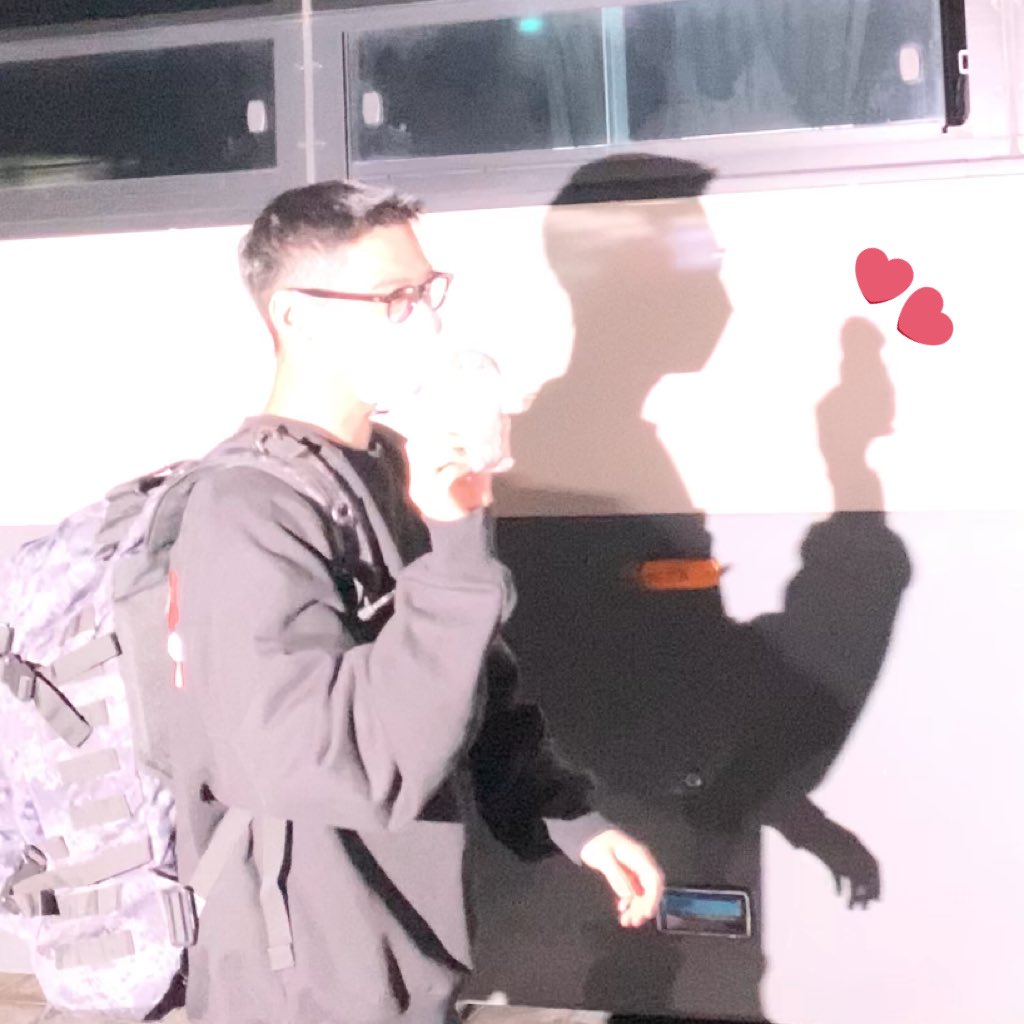 아니 퇴근길 영상 다시 보는데 효달이 그림자가 너무 웃김 ㅋㅋㅋㅋㅋㅋㅋㅋㅋㅋㅋㅋㅋㅋㅋㅋㅋㅋㅋㅋㅋㅋㅋㅋㅋㅋㅋㅋㅋㅋㅋㅋㅋㅋㅋㅋㅋㅋㅋㅋㅋㅋㅋㅋㅋ