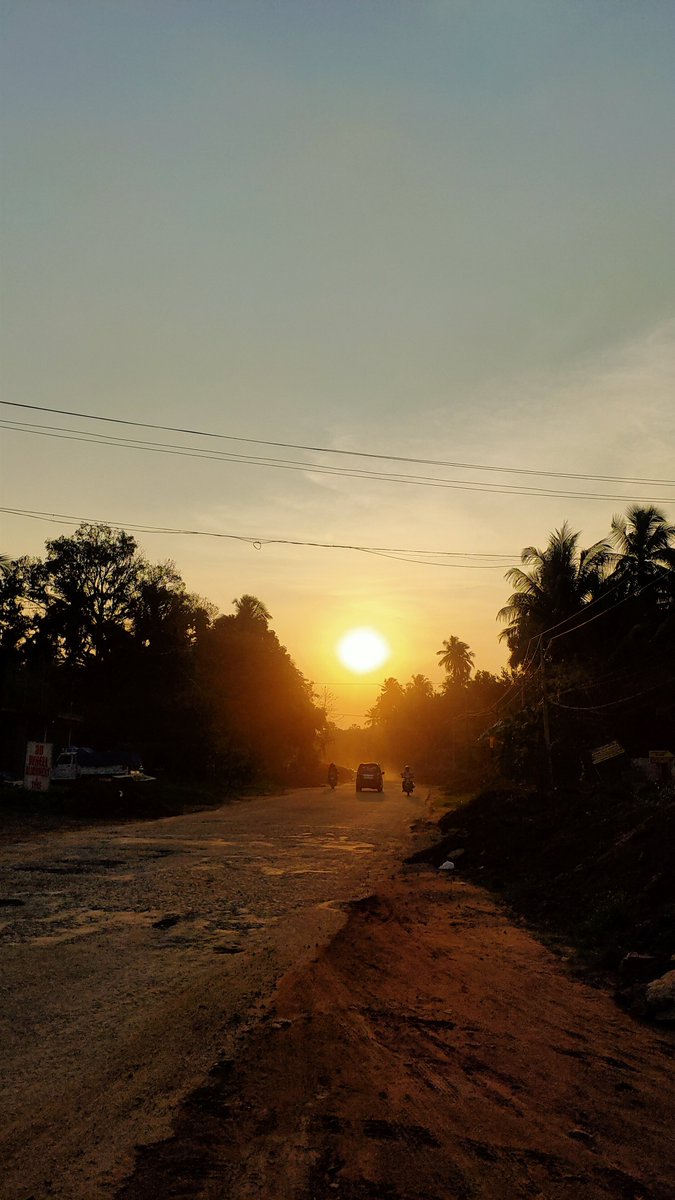 DineshhOfcl's tweet photo. The SUNSET 📸 #SpotClick #MobileClicks #KamalClicks https://t.co/Ndkz3fevuR