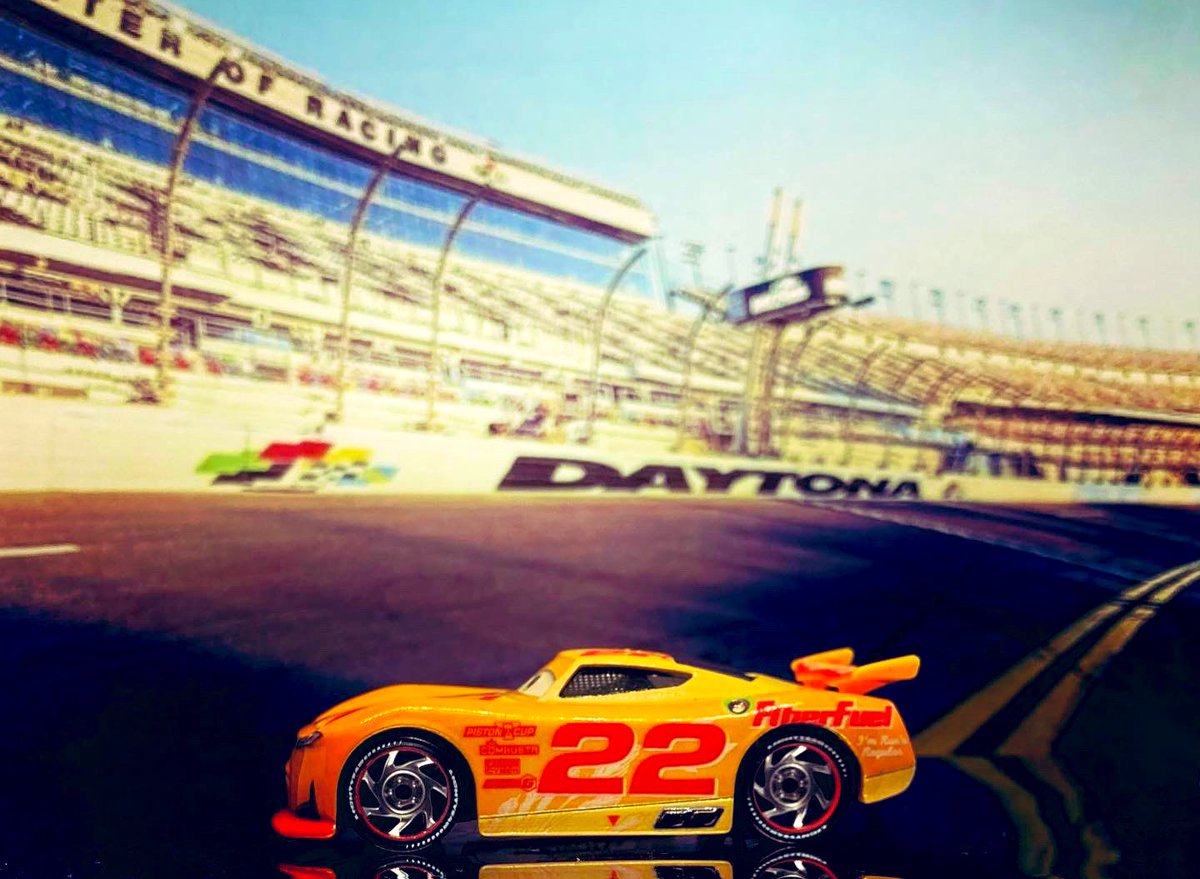 OeNvG2Wog8vr7Sf's tweet photo. #gogologano 🏁
#NASCAR https://t.co/guNIrpBkPO