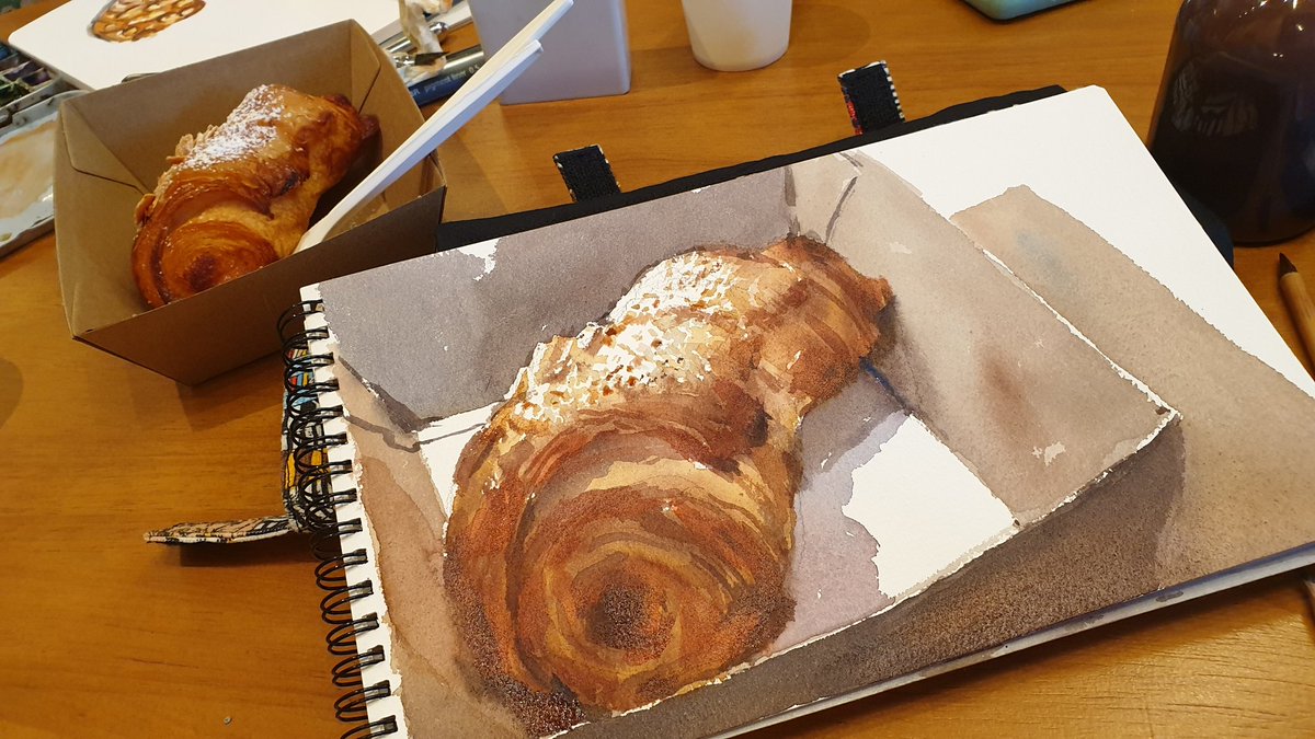 Vanont1's tweet photo. (6) ยังอยู่ที่ร้านไสใสครับ พอดีมันร้อนมากเลยไม่ไปรบกวนน้ำแข็งไสของสมาชิก แต่ผมเลือกวาดครัวซองค์ดีกว่า พอดีได้มุมส่วนด้านข้างเลยดูไม่ค่อยเป็นครัวซองค์เท่าไหร่ แต่ก็พยายามแกะจนคล้ายต้นแบบที่สุดแล้วครับ เมนูนี้มีชื่อว่า Beat Claw https://t.co/87bgC8Bf1Z