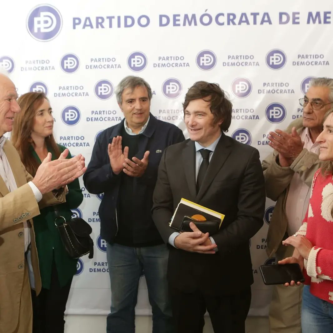 LlanoMechi's tweet photo. #LaLibertad avanza con una fuerza arrolladora! Gracias @JMilei por confiar en el @pdemocrata para reconducir a Argentina por la senda del progreso. https://t.co/z1kgTdDV4i