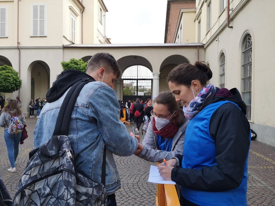 Cgfmanet_Org's tweet photo. #ifma #graziemondiale Accoglienza dei ragazzi #mgsday. La diretta da Valdocco:
Ore 11 - intervista a Madre Chiara
Ore 12,30: Celebrazione eucaristica con i giovani
https://t.co/zKsR79iB1P https://t.co/bqfdastShx