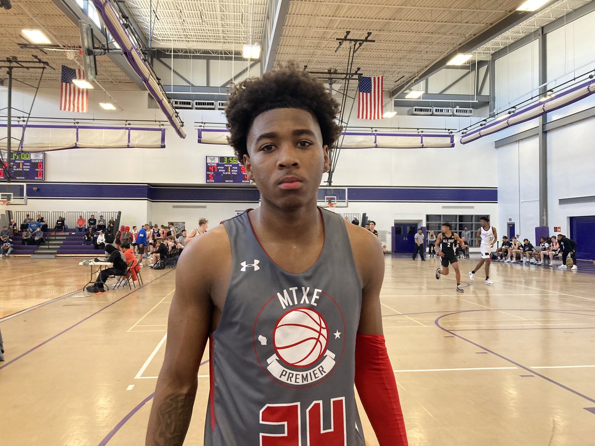 MHS_Boys_'s tweet photo. While this 17U @MTXEPREMIER has great depth &amp; talent with Bennett McCormick, Braden McGlothlin, Antwan Burns-Jones, and a few others, Luther Smith continues to stand out game after game. JR G is such a gifted scorer that can create for himself &amp; knock down shots. @ny2lasports https://t.co/D90ELZvC39