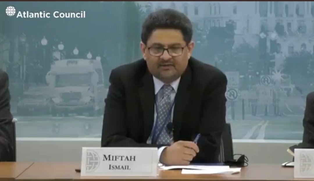 kamran_learning's tweet image. Dear @MiftahIsmail he hinted that it&apos;s a 100 billion $ market in years nd U replied better Govt stay away. Y U didn&apos;t realise that what brings even 1% tax against systematic facilitation to the #digitalmoney management for a country with booming #tech_startups? 

#Miftah