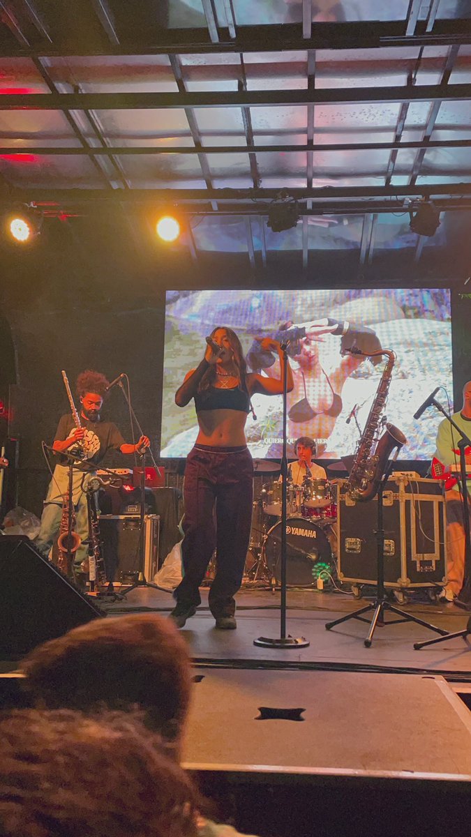 anaisdelaraiz's tweet image. Esta mujer puede estar cantando en la luna y yo me robó una nave y le llegó ! Se joda to’!! Nenaa el west side te ama !! 🫶