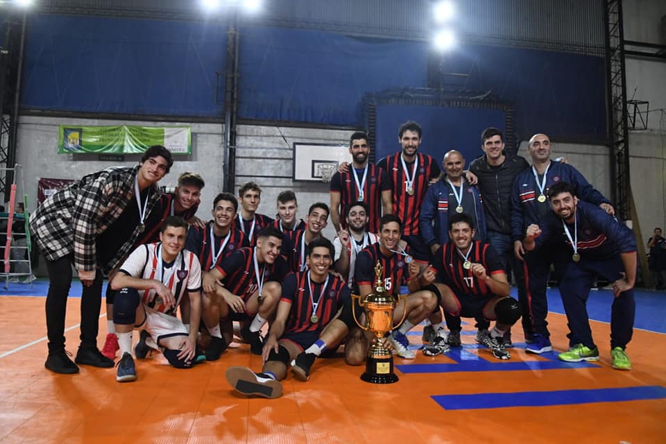Un día como hoy hace tres años, <a href="/SanLorenzo/">San Lorenzo</a> Voley masculino derrotó por 3 sets contra 0 a la UAI Urquiza coronándose campeón de la Copa Chulo Olmo 2019 organizada por la <a href="/metrovoley/">FMV</a>.

wiki.archivocasla.com.ar/index.php?titl…

#archivocasla #caslavoley #sanlorenzo