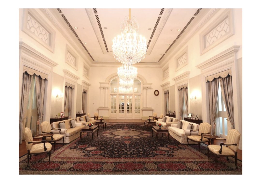 Jacq_GLIM060's tweet photo. Istana Open House. Don't miss this #culturalheritage , built in 1869 by the British Colonial Government. 
Book your tickets at the following link: 
https://t.co/Fs6YPh2uii

https://t.co/sQ2y8Akklb
 @ArtsAgeingNTU , #AG6309Wk8AY21T3 #istana https://t.co/Gxd9J3kbN2
