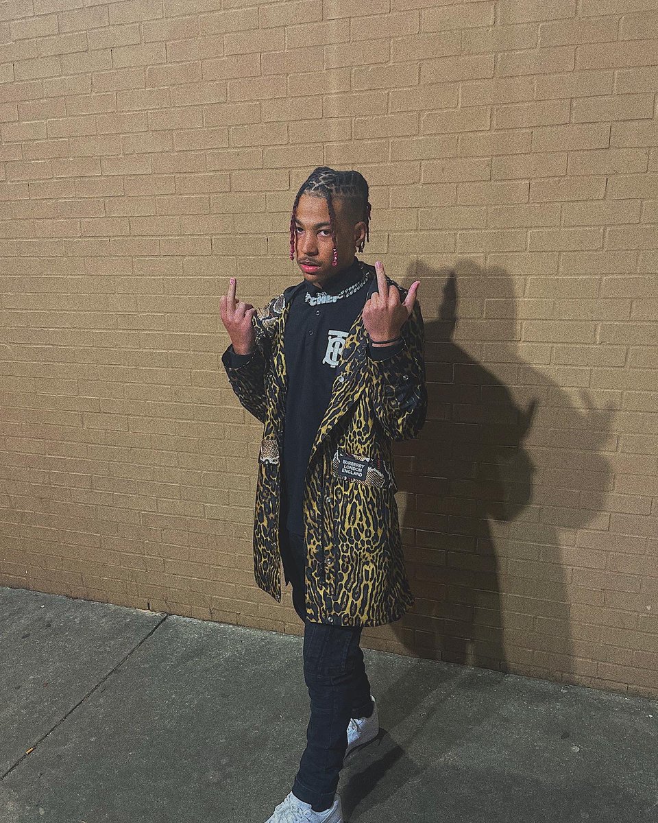 drippychef's tweet photo. RockStar Life Style 🤘🏾 https://t.co/KM97kypfXz