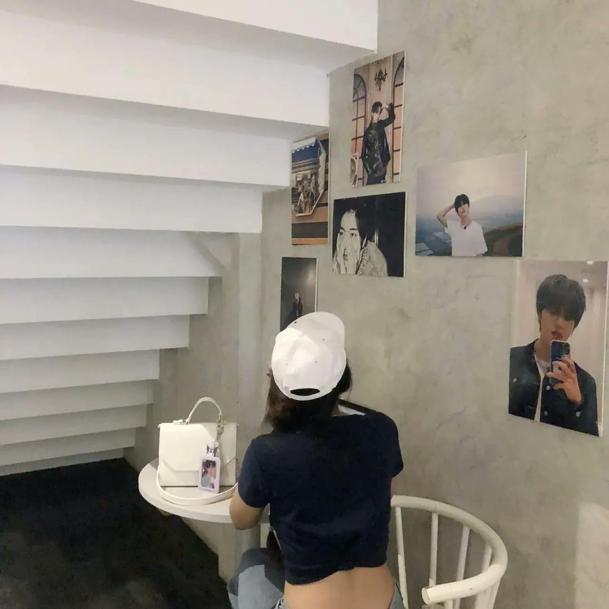 _HEELIFT1510's tweet photo. 🦋🦔

#MakeAWishForHyunHa https://t.co/RqZQkmDN9K