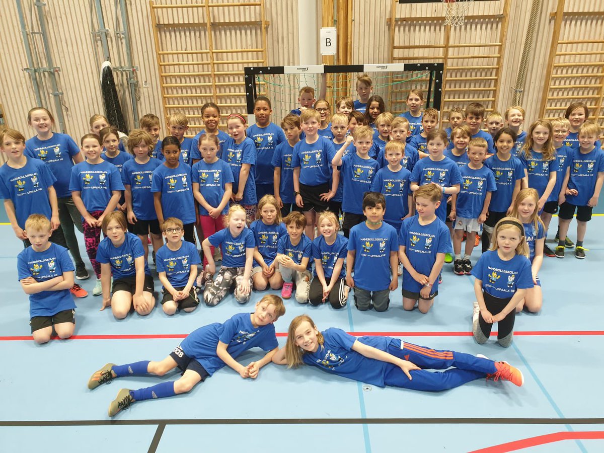 150 barn i 19 lag har idag avslutning i Handbollsskolan med festival 🥳
Många matcher, mycket publik och god fika! Precis så bra som det ska vara när vi har avslutning i Uppsala HK! Framtidens handbollsstjärnor kommer från Uppsala 🤩