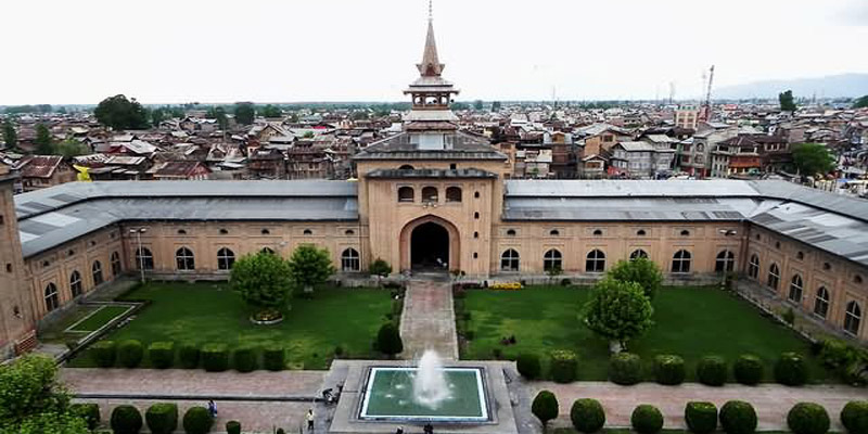AishaKh04110's tweet photo. May this #Ramadan bring lots of happiness, prosperity, and togetherness for you and your family – Happy #Ramadan.

#RamzanMubarak 
#kashmir 
#ramzankashmir 
#ramzan 
#NooreRamzan https://t.co/TrDj3DvHPZ