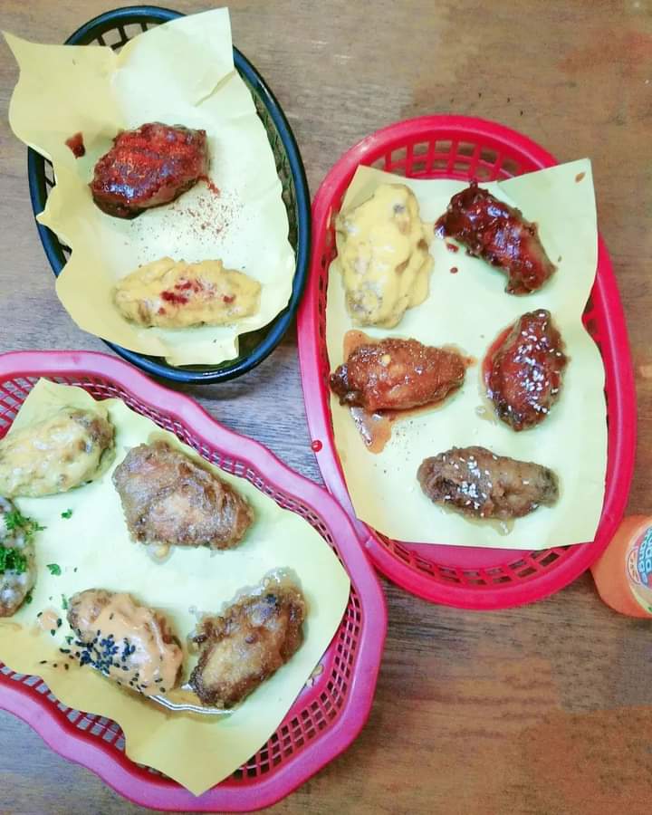 AldrewJames's tweet photo. Iftar today with this set of delicious UNLIMITED chicken wings
at Haru assumption road branch

Craving satisfied now
10 days to go before Eid al-fitr

#heaveupchannel #baguio2022 #ramadan2022 #foodstagram #unlimitedchickenwings #assumptionroad
#food #cityofpines #healthy https://t.co/arDG3EAGgs