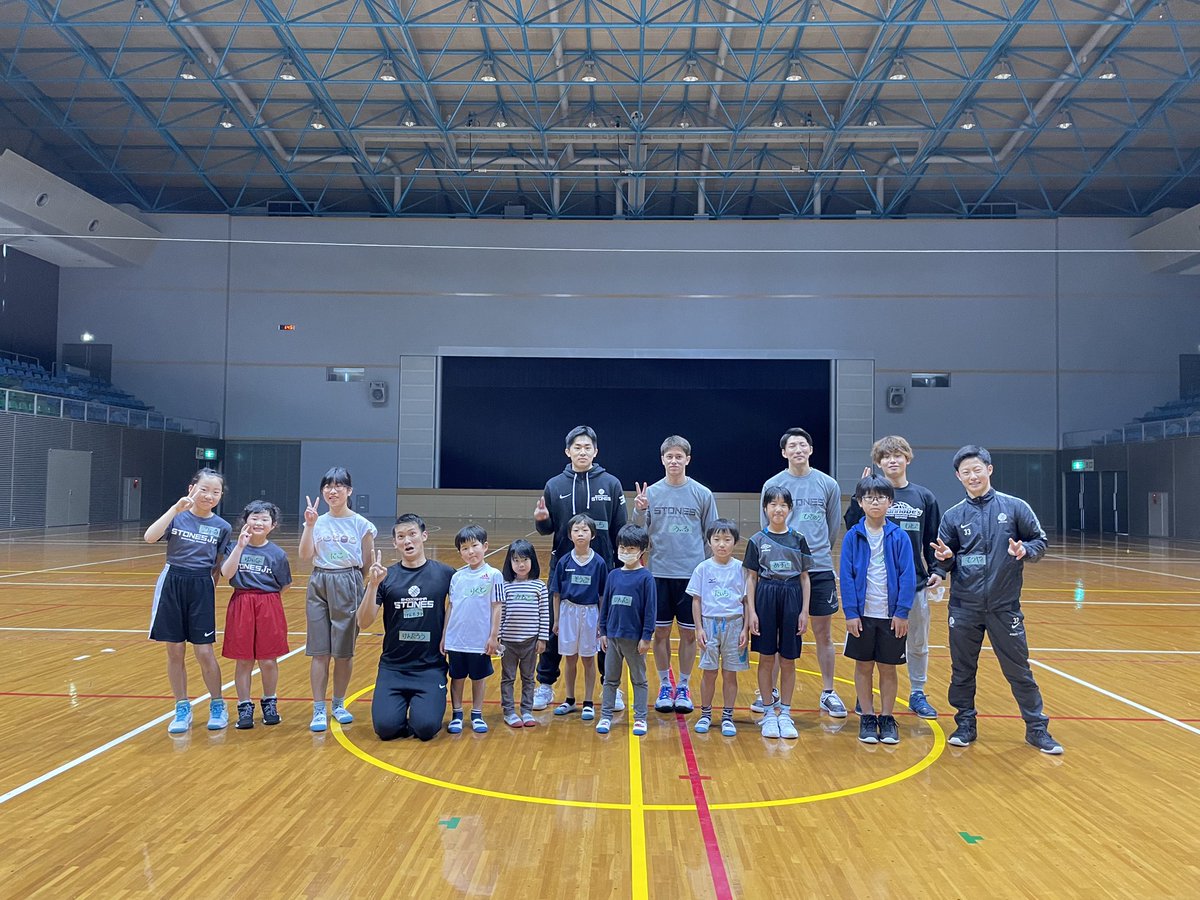 stonesjr_b_ball's tweet photo. 【本日、体験会行いました!】
エンジョイクラス、スキルアップクラスの体験会にご参加ありがとうございました。
たくさんのバスケに夢中な姿を見ることができました!😁
是非、STONES Jr.でお待ちしてますね♪
#STONESJr #夢中のキッカケ #エンジョイクラス #スキルアップクラス #体験はいつでもOK https://t.co/CFQ1iqYNWg