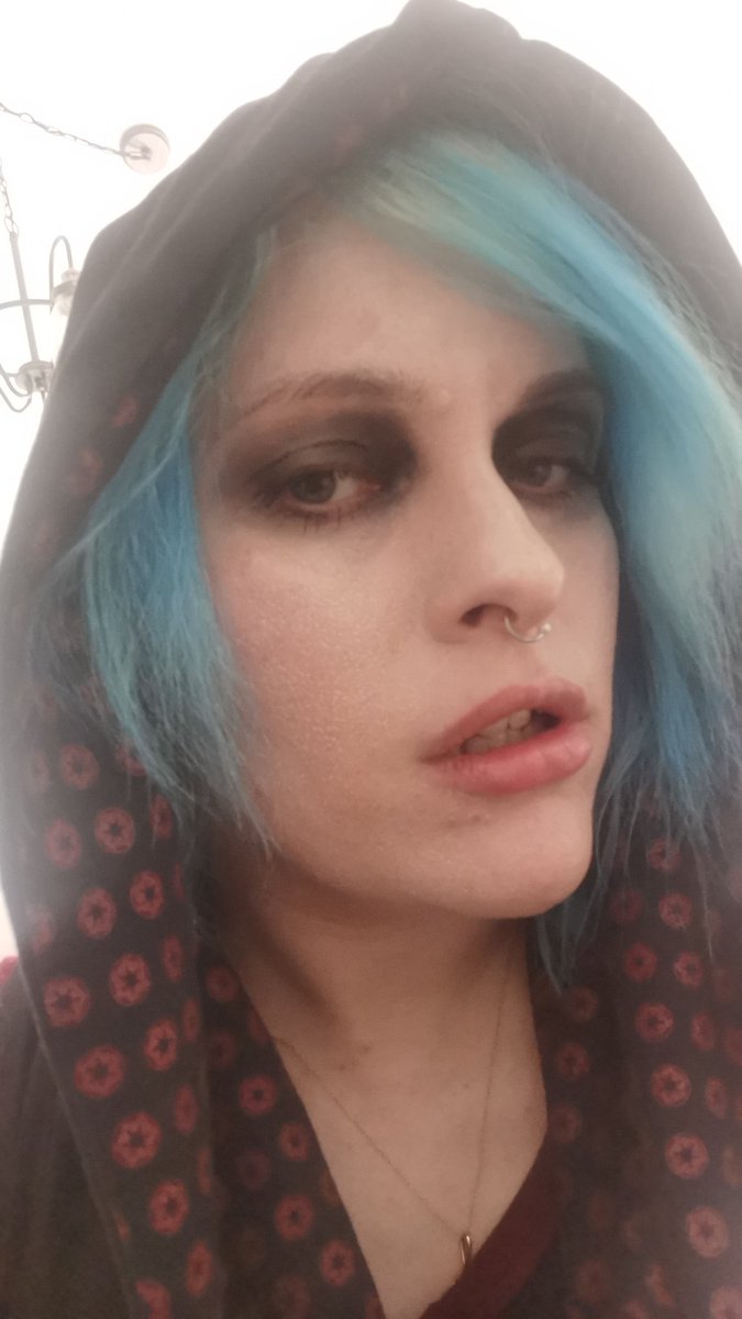 Welsh_Harls88's tweet photo. Bro's bday so naturally I m #Sith #Powder #Arcane #StarWars #ShimmerEffect #TheDarkSide #SithEmpress #HotTake #CosplayGirl #DisabledCosplayer #ArcaneIsAlwaysWithMe https://t.co/uLcZMqzuEO