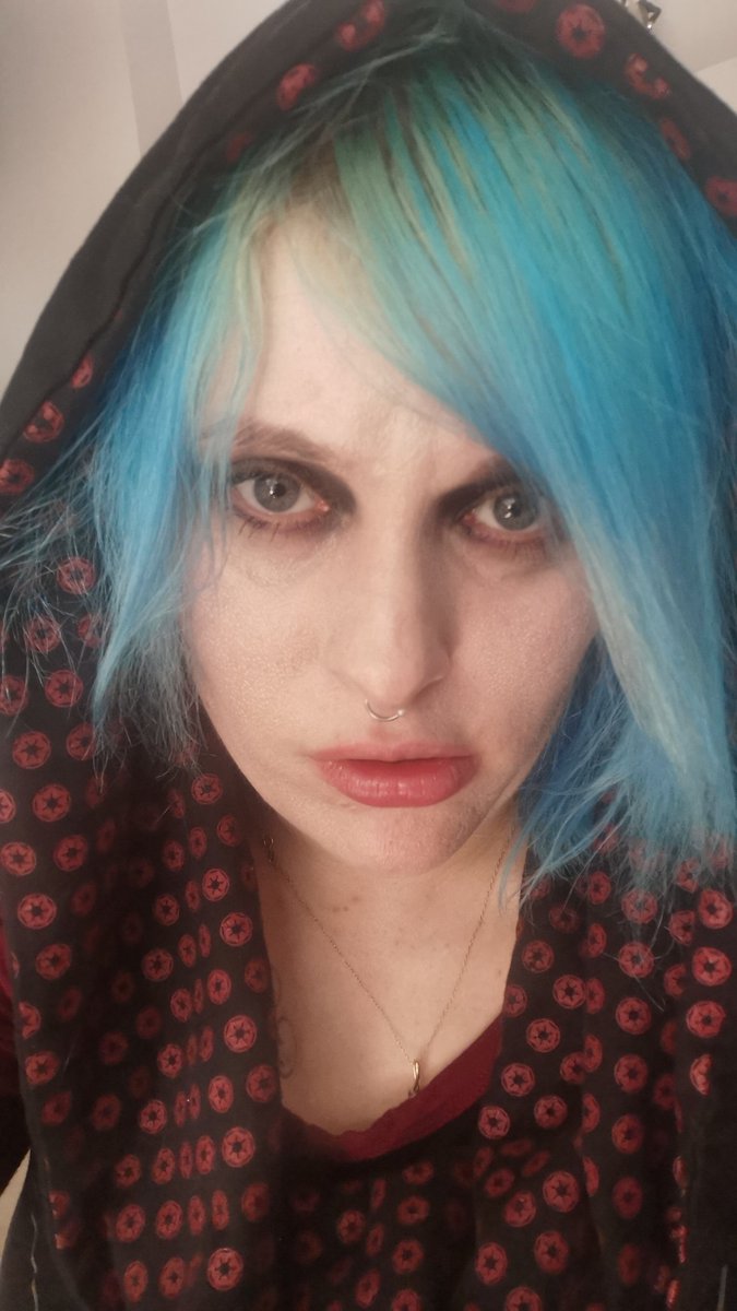 Welsh_Harls88's tweet photo. Bro's bday so naturally I m #Sith #Powder #Arcane #StarWars #ShimmerEffect #TheDarkSide #SithEmpress #HotTake #CosplayGirl #DisabledCosplayer #ArcaneIsAlwaysWithMe https://t.co/uLcZMqzuEO