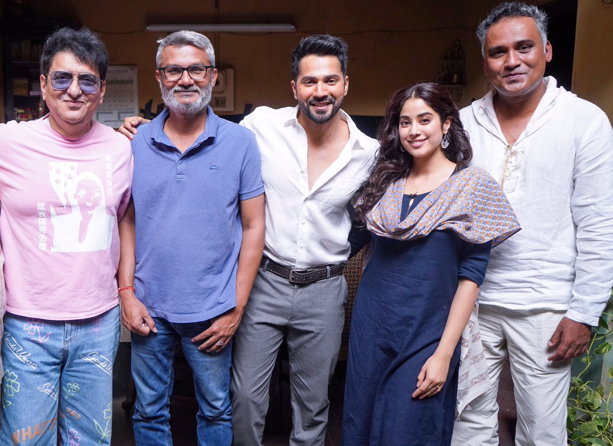 Birthday Boy #VarunDhawan with his #Bawaal producer, #SajidNadiadwala, directors #NiteshTiwari and #RaviUdyawar, and of course, co-star, #JanhviKapoor.