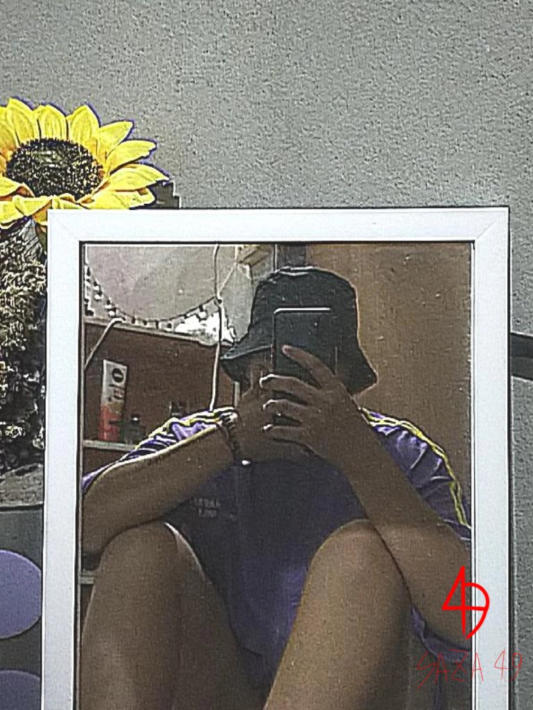 Sa_za4902's tweet photo. เธอบอกให้ฉันเป็นพระจันทร์🌕แต่เธอนั้นเป็นดอกทานตะวันที่มองแต่ดวงอาทิตย์🌞
🥀🥀🥀🖤 https://t.co/milmrUXEst