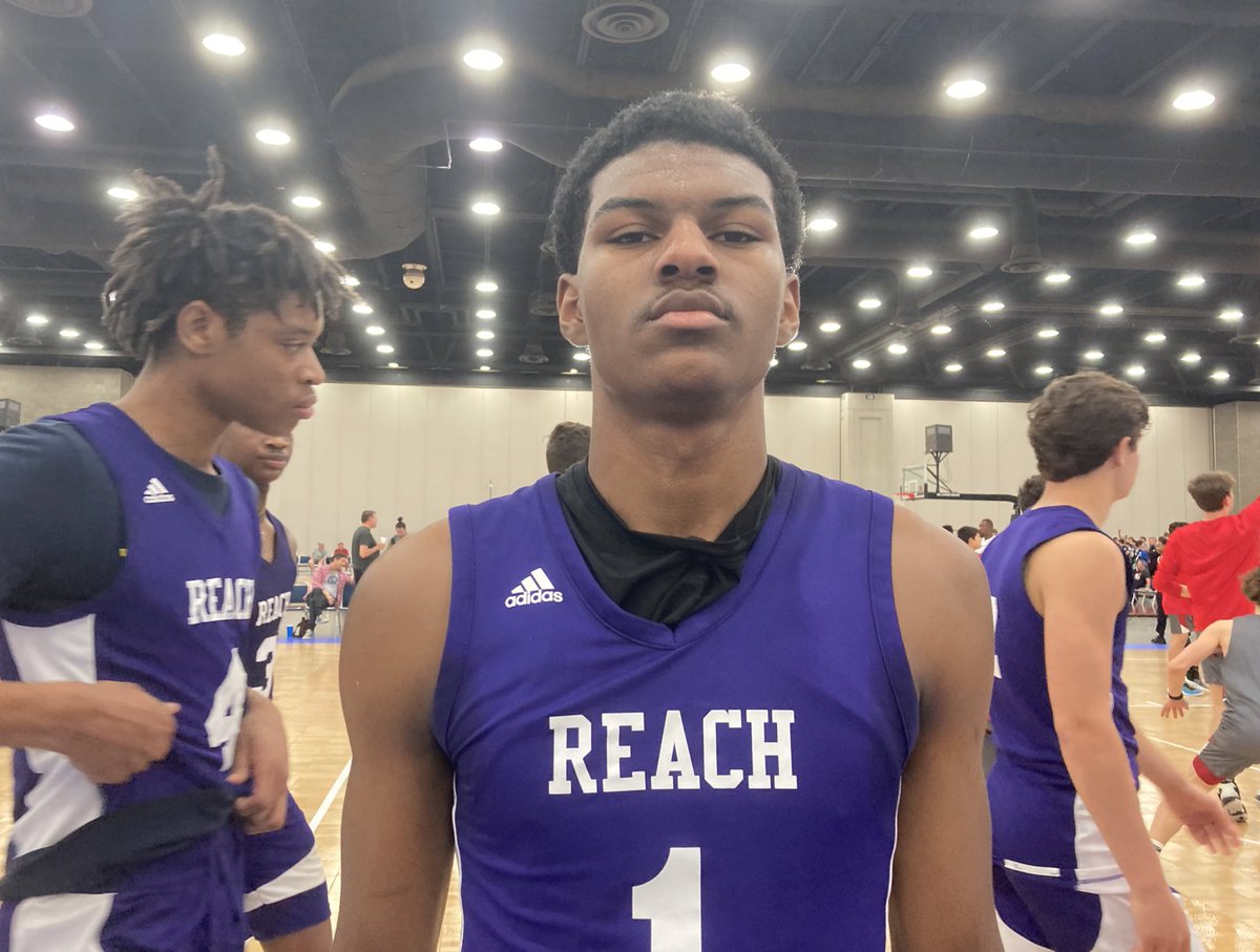 MHS_Boys_'s tweet photo. Impressive win by 16U @REACHNY2LA as 2025 Markus Blackwell leads the way with 21 points. @ny2lasports #GrassrootsShowcase2K22 #TGBA https://t.co/j5TVAPjr1y
