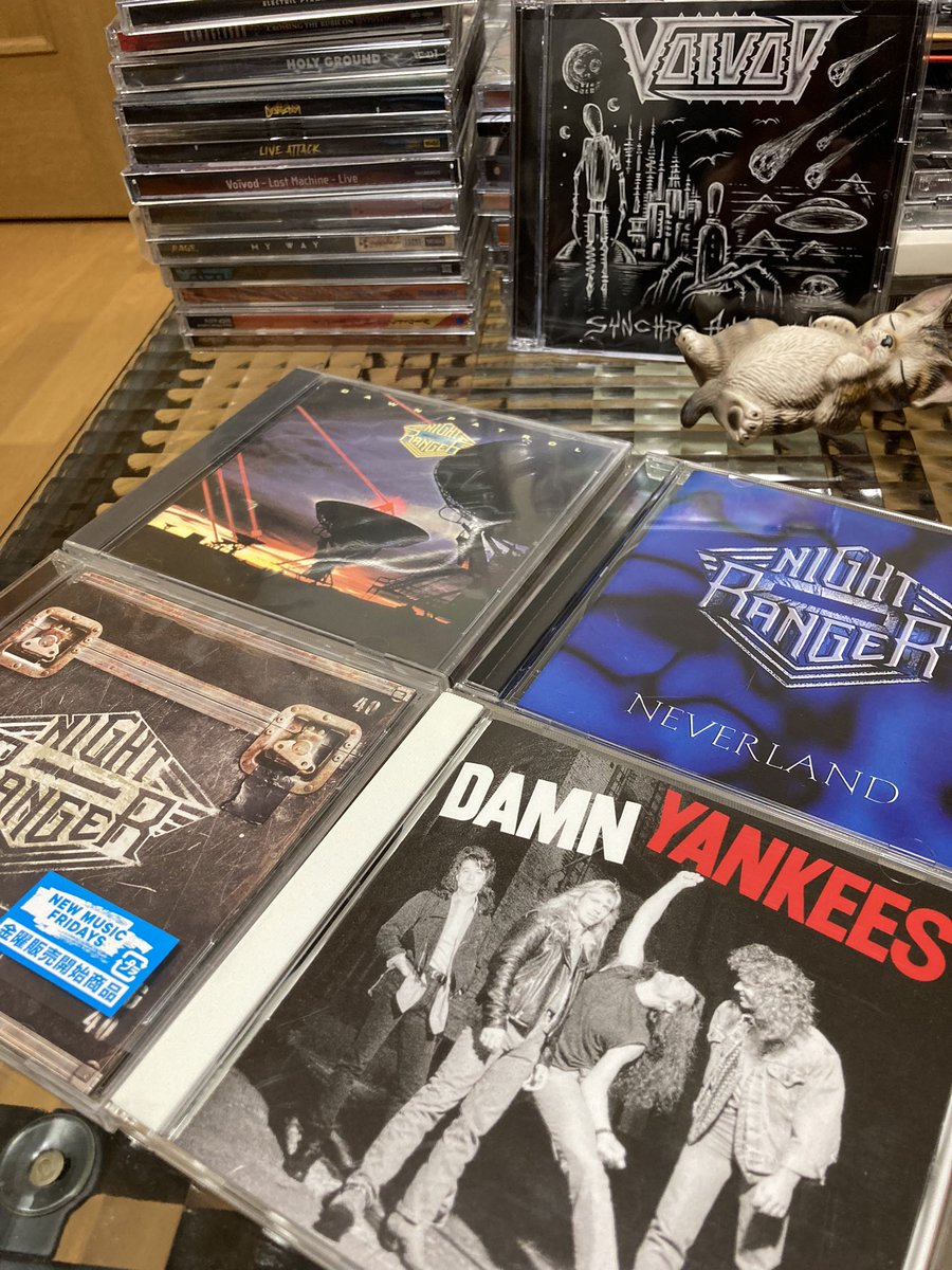 Hi,guys.
I listened to these CDs on April 24th, 2022.

Dawn Patrol
Neverland
ATBPO / Night Ranger🇺🇸
Damn Yankees 
#JackBlades

and Synchro Anarchy / Voivod🇨🇦

No matter how many times I listen to 'Neverland', I don't get into it.😓
ヽ(・∀・)I wish you started a good new week.