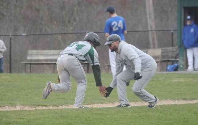 Baseball riding a 6-game win steak after a series sweep vs Quincy on Saturday!

G1: Massasoit 6, Quincy 3
G2: Massasoit 3, Quincy 1

Warriors face Nichols College reserve team today for a DH starting at 12.

@MassasoitTweets <a href="/BrocktonSports/">Brockton Enterprise sports</a> <a href="/NJCAARegionXXI/">NJCAA Region XXI</a>