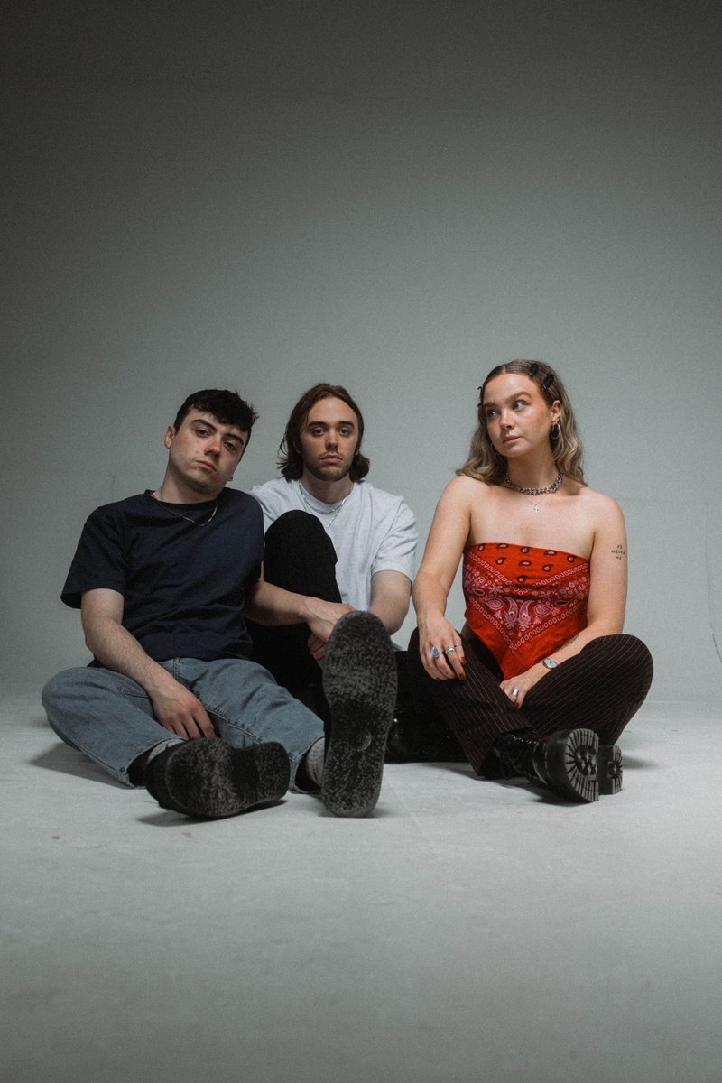DeadPonyBand's tweet photo. Happy Sunday 💀❤️ we just want to say a huuuuuge thank you to @steve_lamacq @BBC6Music and @jackxsaunders @BBCR1 for your continued support on our new single Bullet Farm 💀 link in our bio to listen if u missed it on the airwaves 📻 photo by @danielblakevisuals https://t.co/WTNgSJftEb