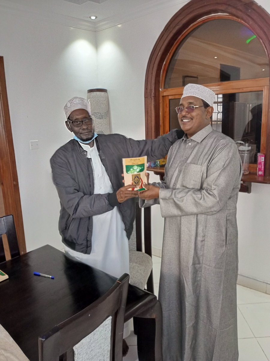 Proud to be z first to receive this immensely informative book on the Quran as a source of knowledge. Our fallible human intellect can only grasp a droplet from the fountain of the Quran. Please DM <a href="/DrSoyan/">Dr. Rashid Ali Soyan</a> first Deputy Chief Khadi who authored this beautiful book @ ksh 2000.