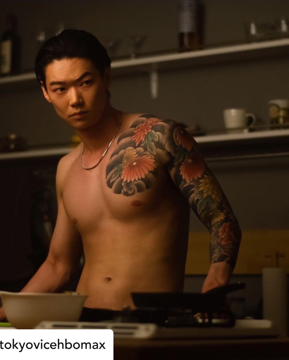 Jake Adelstein中本哲史 on Twitter I was asked Why does Sato if hes a  yakuza only have a halfsleeve tattoo The answer is because he hasnt  been a yakuza very long Hes a