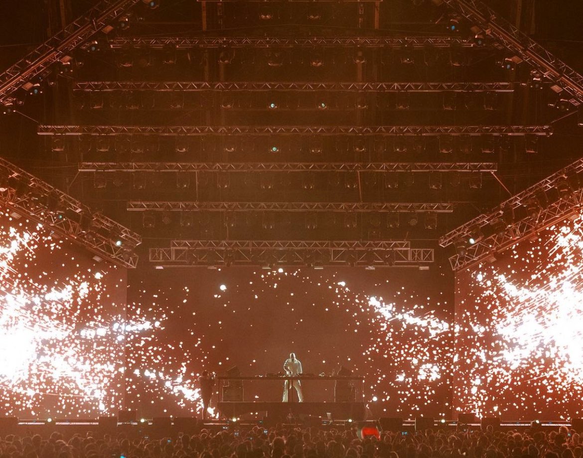 RealBlackCoffee's tweet photo. "If Music be the food of love,play on"❤️ https://t.co/gt40iEUF8d