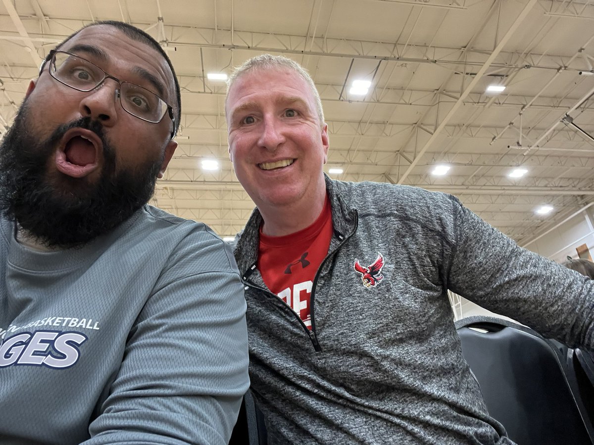 CoachEssential's tweet image. The first Live Weekend and the #ECFam gets to connect in person!!! 

Deepest. Connected. In. The. World. 

#HumanComponent